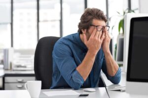 A business person wishing they had POPP automatic failover of voice and internet