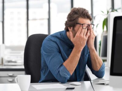 A business person wishing they had POPP automatic failover of voice and internet