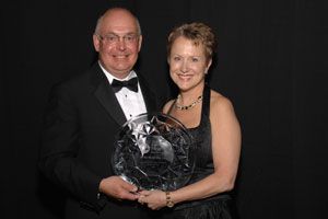 Bill and Teri Popp were honored with the Starkey Hearing Foundation's “So the World May Hear” Humanitarian Award in 2008.
